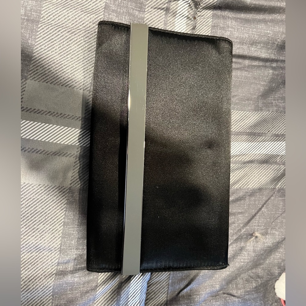 Black clutch